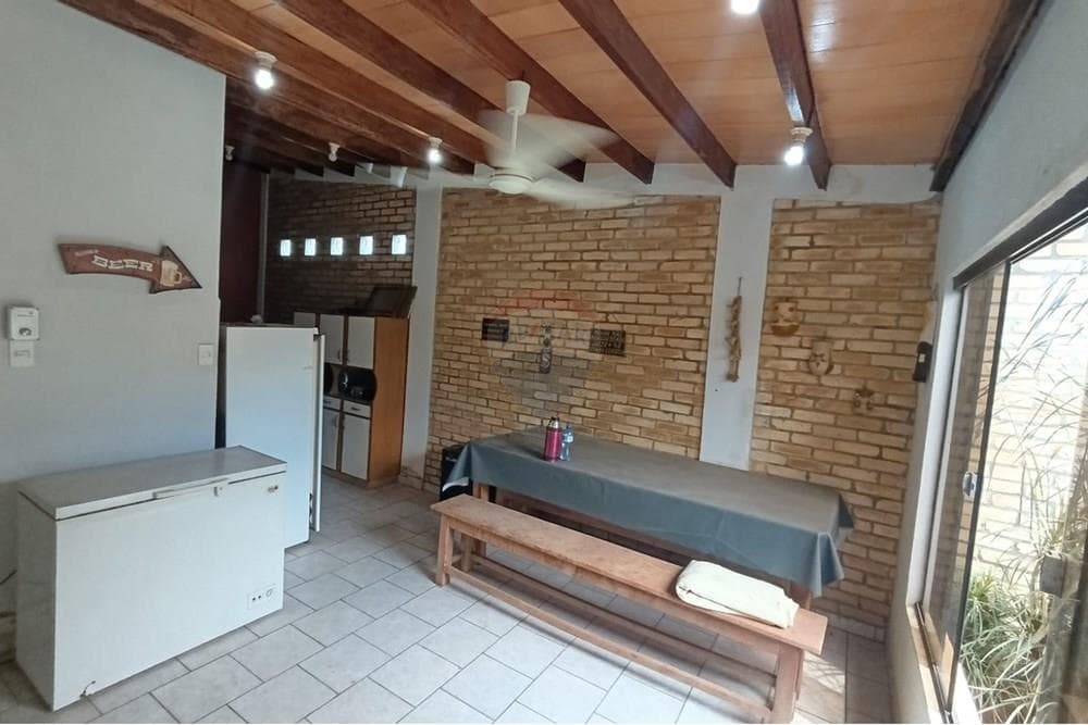 Casa Moderna Amoblada en Limpio: Piscina y Jardín Negociable — foto 3