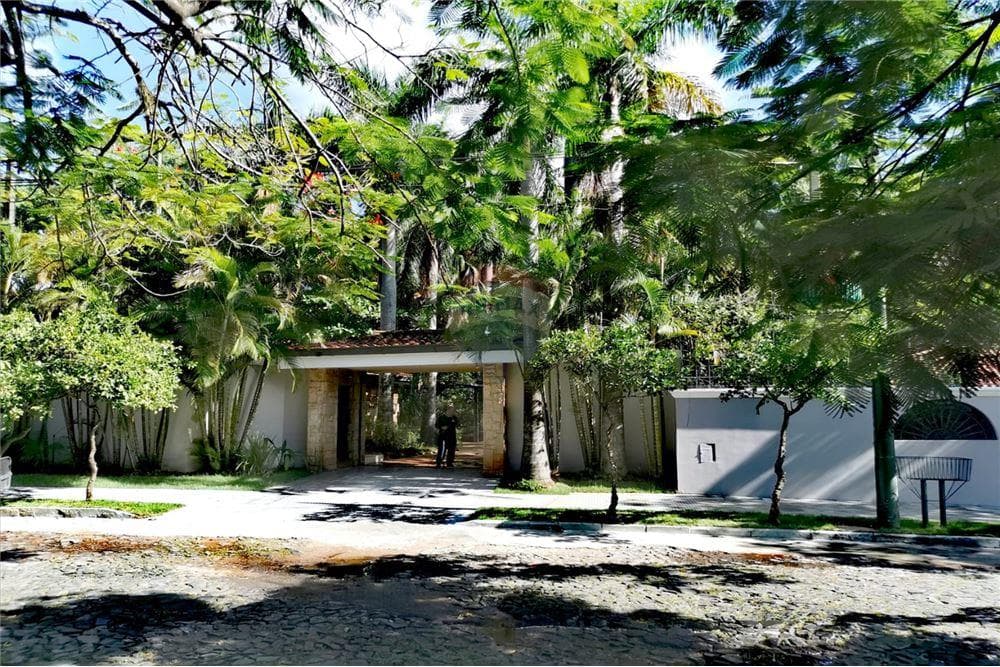 En Venta Lujosa Residencia en Los Laureles, Asuncion, foto 4