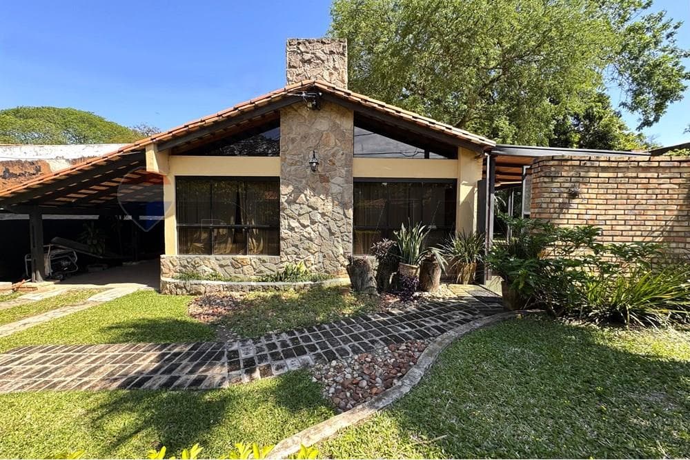 Casa de Verano - Alquiler - San Bernardino, Paraguay, foto 2