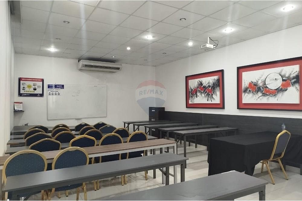 edificio de 3 niveles, foto 5