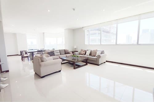 Exclusivo Departamento Amoblado 3 Suites en Alquiler – Villa Morra |2 Cocheras — foto 2