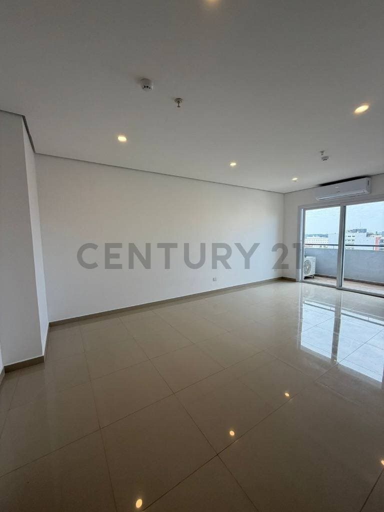 Amplio Depto. De 3 Dorm. Con 2 Suites Y 1 Cochera En Barrio Herrera