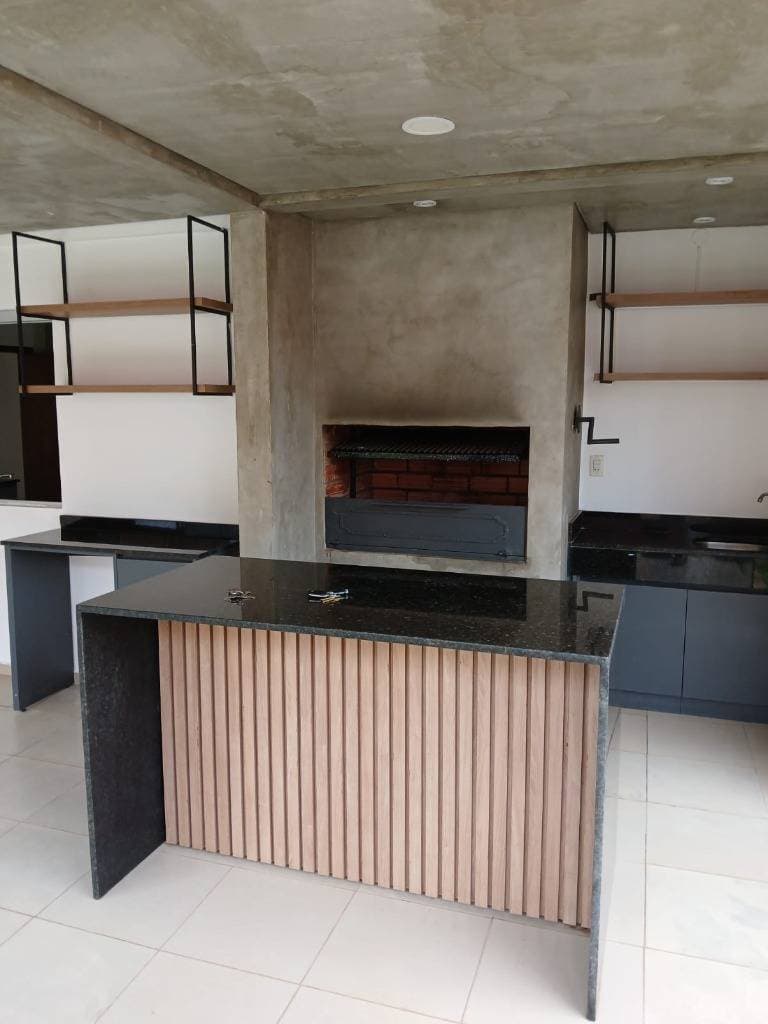 Alquilo casa en loma merlo