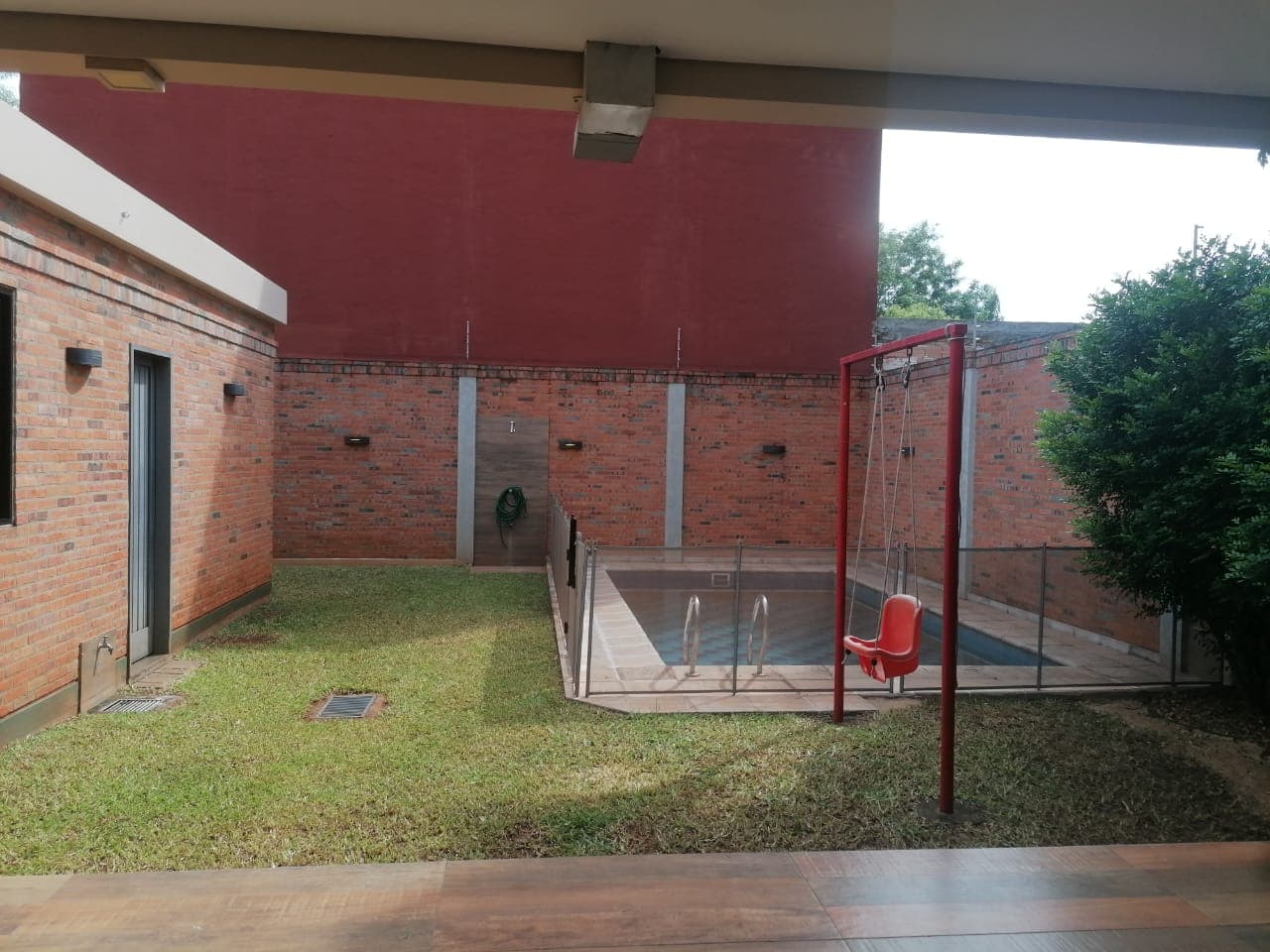 Alquiler casa moderna c piscina y quincho zona Pinedo fdo z norte