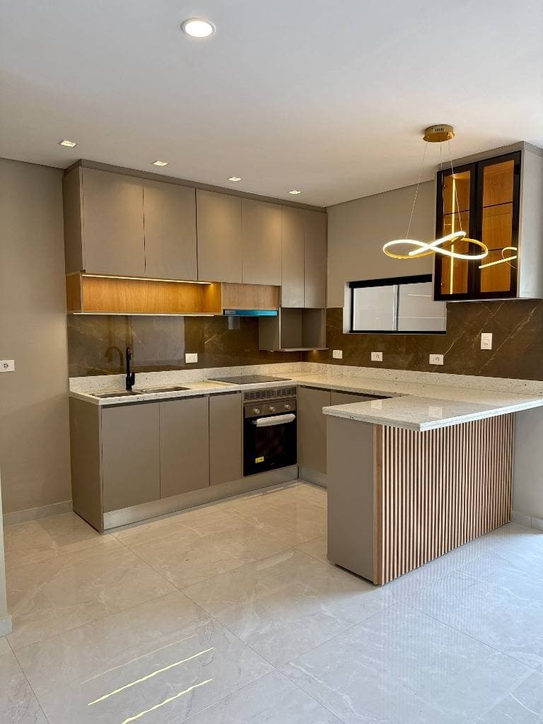 En venta Duplex de lujo a estrenar en el Cuarto Barrio de Luque — foto 3