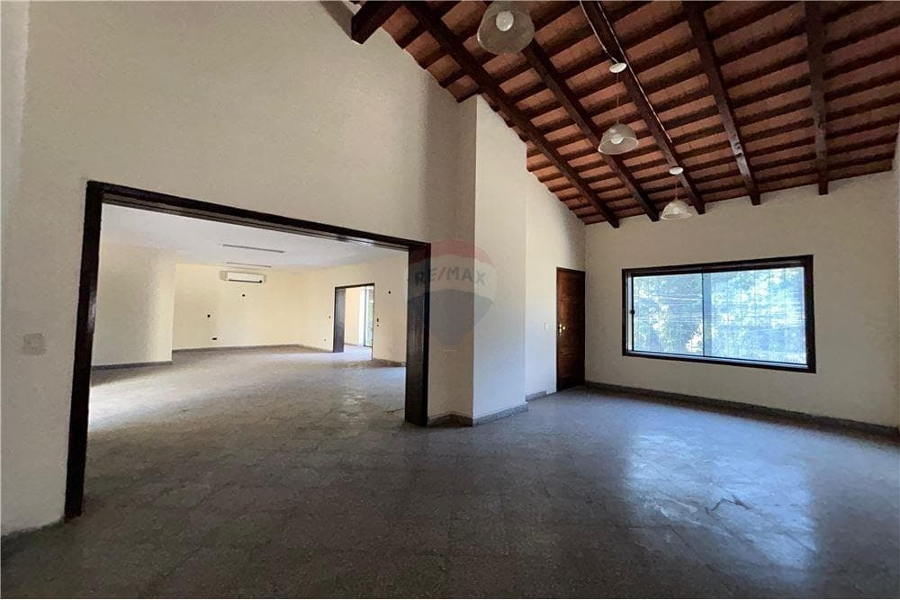 Amplio duplex para consultorios sobre avenida españa — foto 2