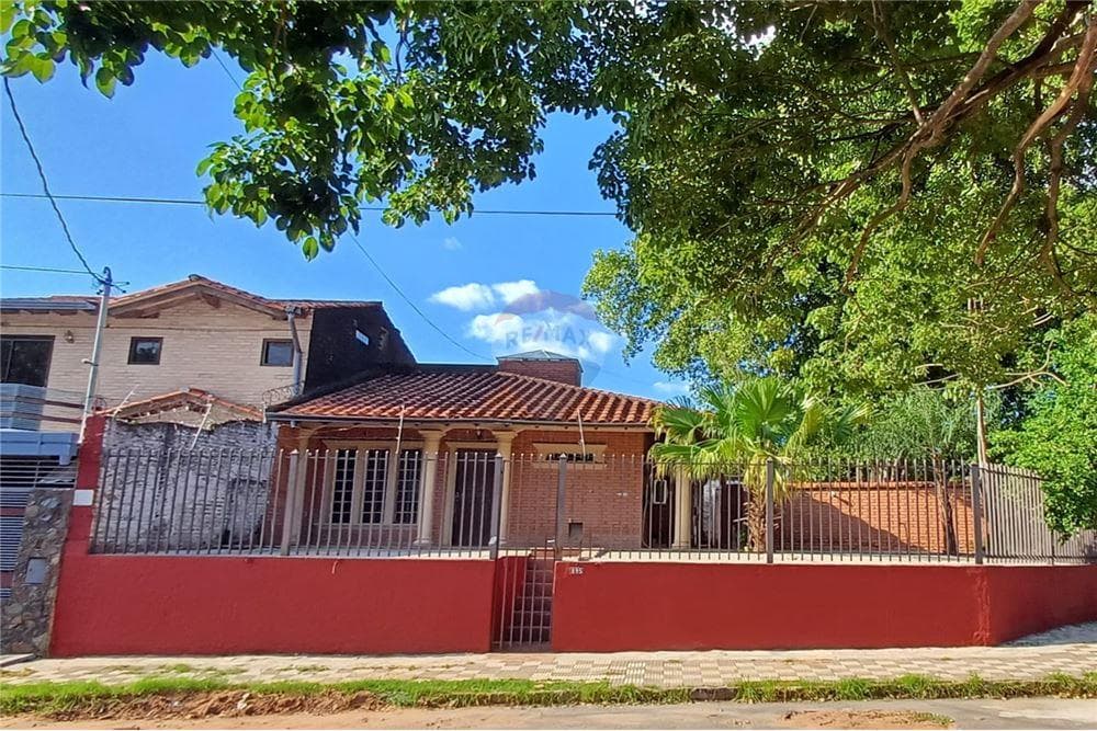Casa en esquina en barrio obrero, foto 2