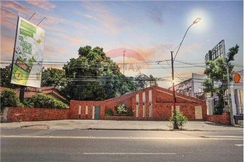 Alquilo local comercial sobre Mariscal López en Asunción Bº Recoleta