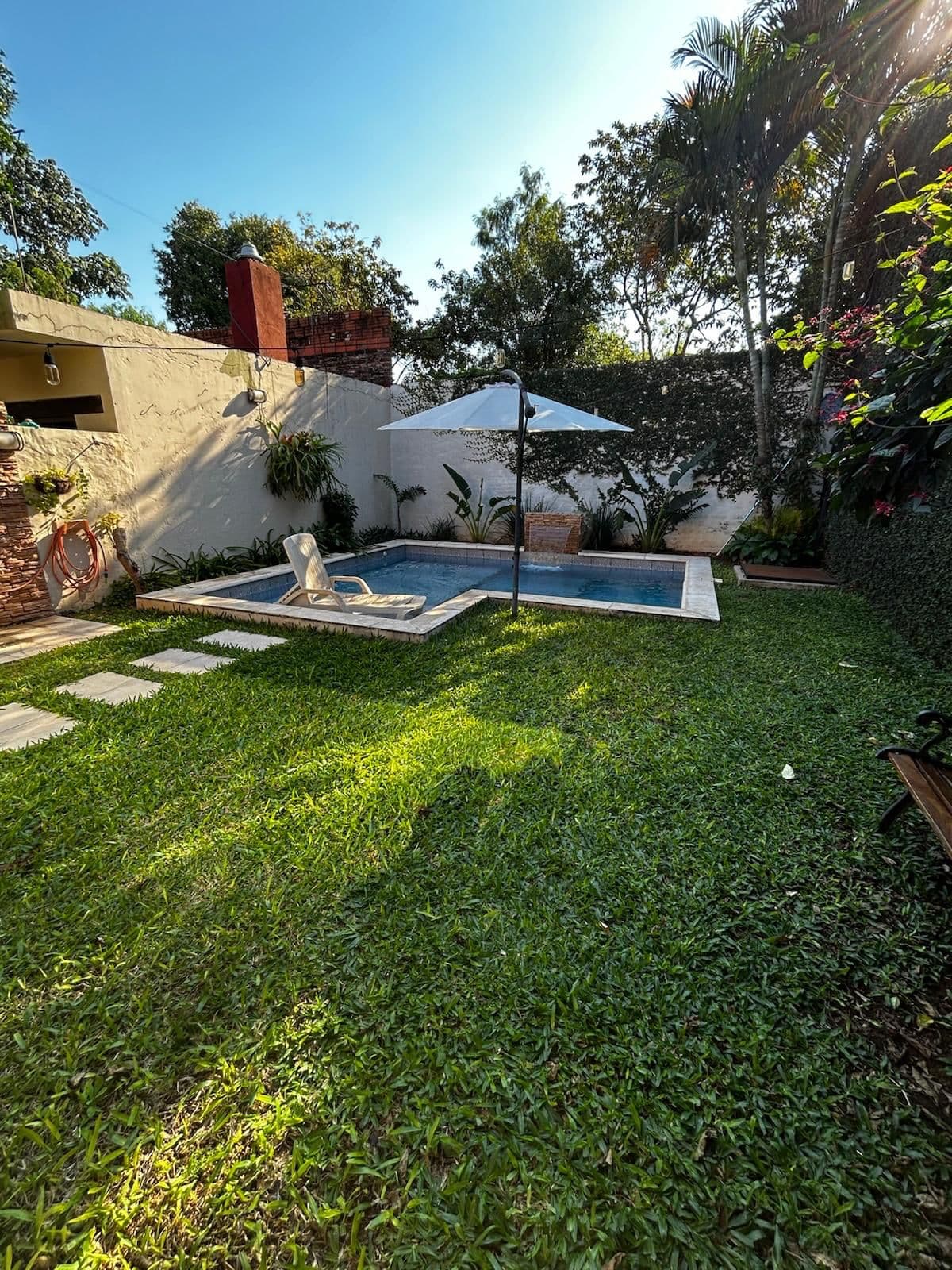 Venta De Casa Amplia Con Piscina En Sajonia