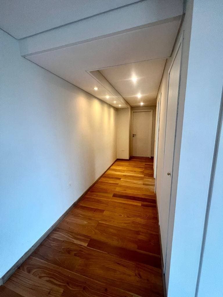 EN ALQUILER – Departamento De Tres Dormitorios En Suite, foto 5