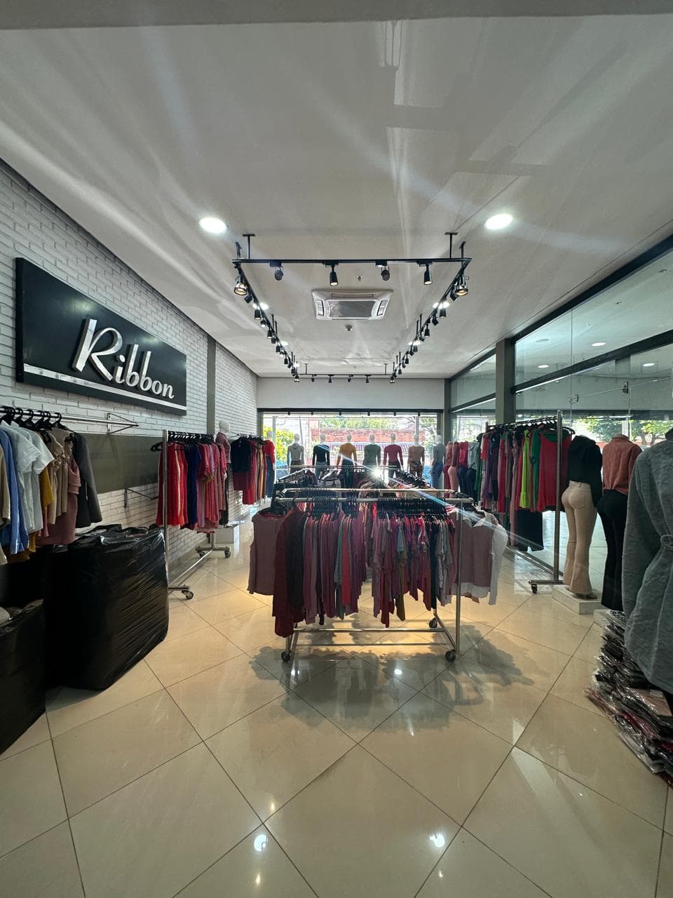 Espectacular salon comercial en alquiler, foto 3