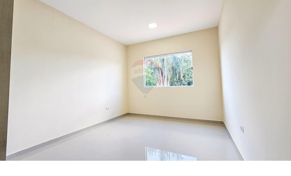¡Oportunidad Única en Barrio Mburucuya! Dúplex en Venta, foto 4