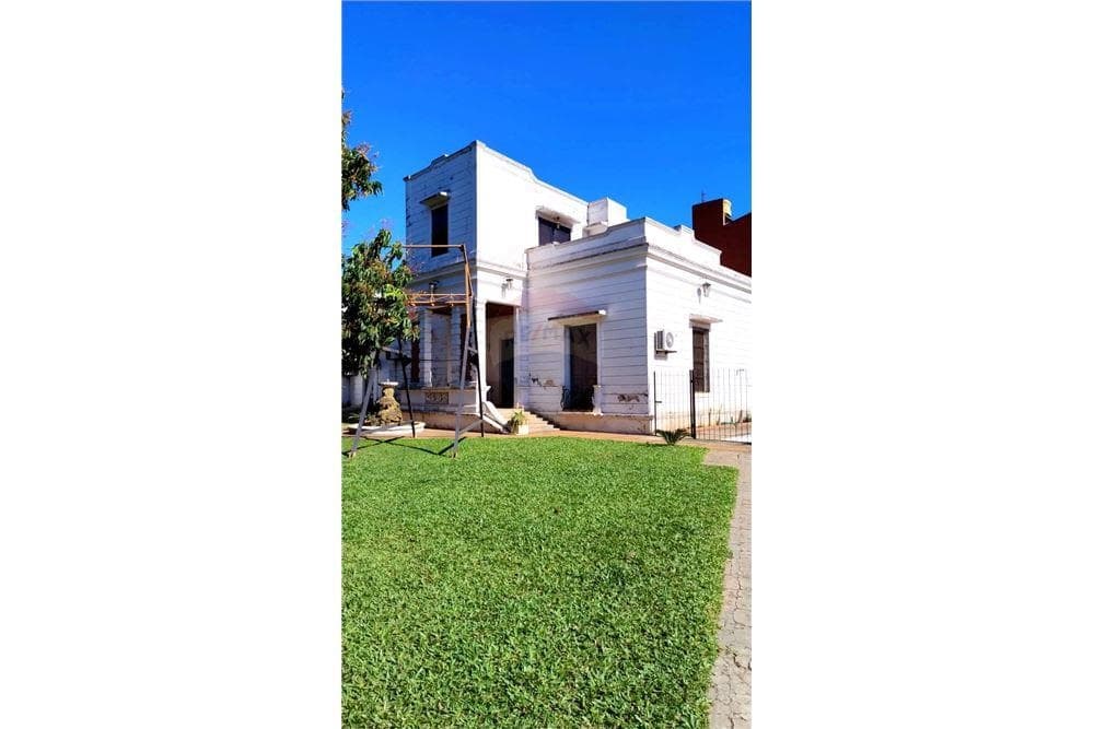 Alquilo casona con amplio patio en santisima Trinidad