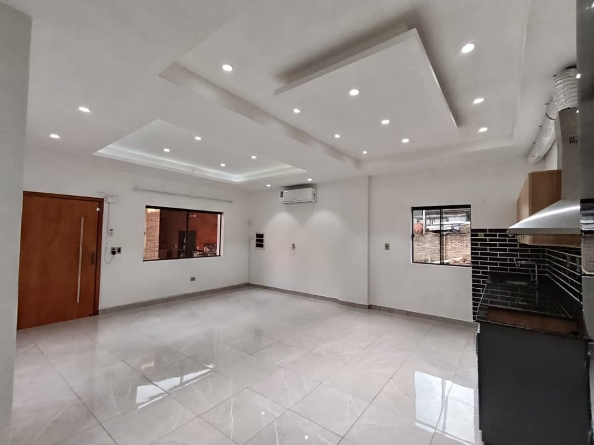 ID 16693 - Alquilo amplia casa en Mariano Roque Alonso, foto 2