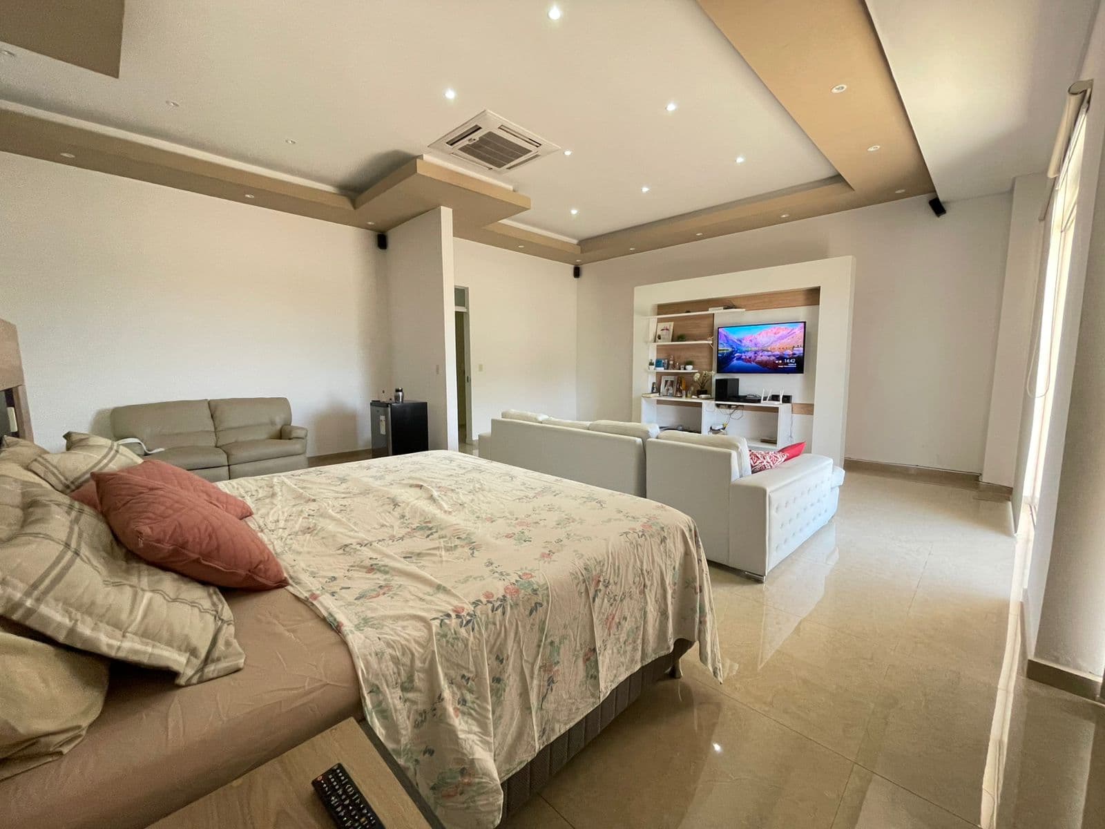 En venta - impresionante casa en areguá — foto 5