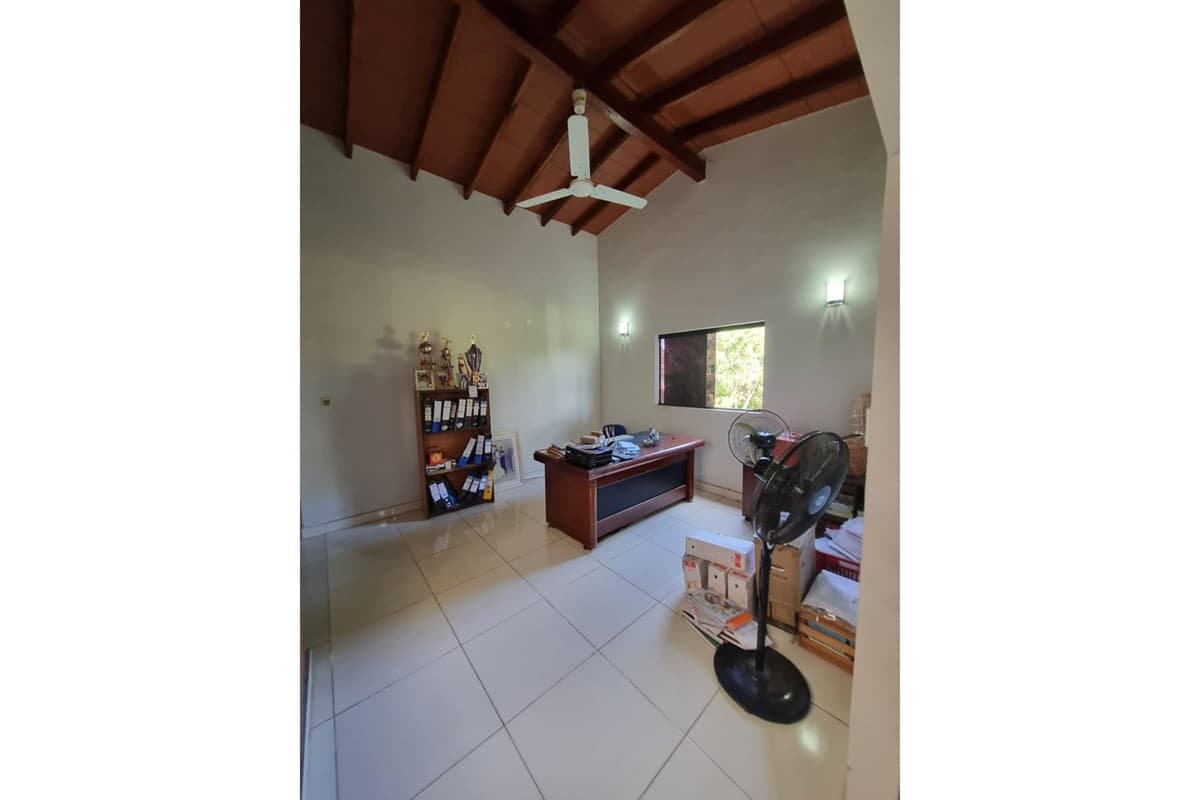 Casa-venta Campo grande Luque, foto 5