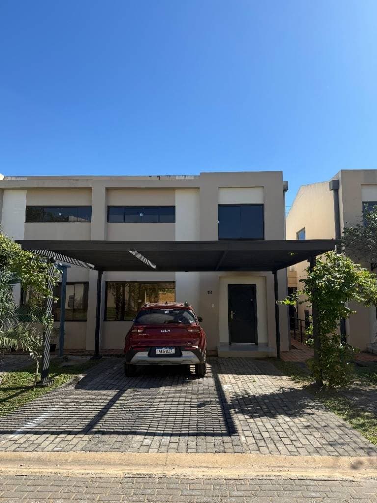 Duplex en condominio en Luque, foto 1