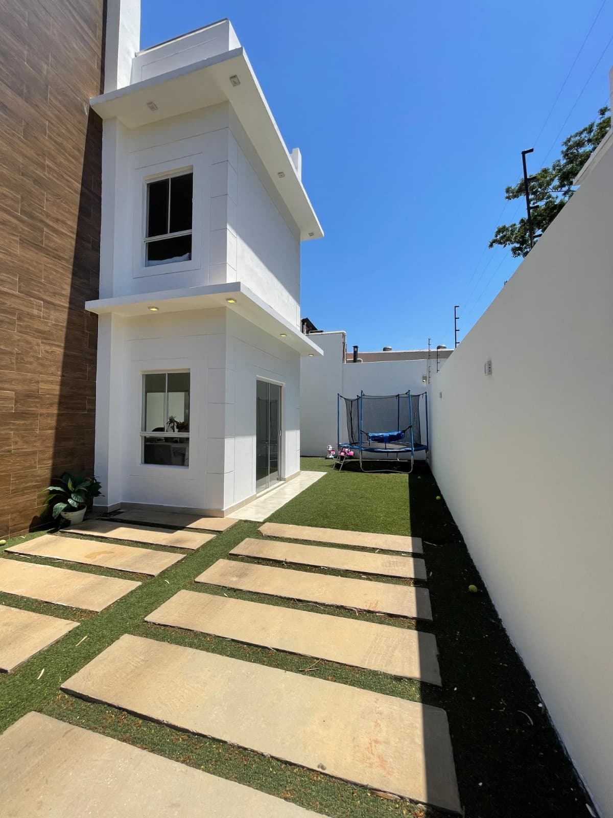 Triplex estilo minimalista en Lambaré, foto 5