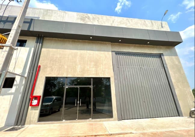 Moderno Depósito con Showroom en Luque – Zona Ita Angu’a, foto 3
