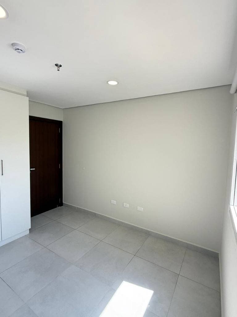 En Venta Departamento semi amoblado de 3 dormitorios más área de servicio, foto 5