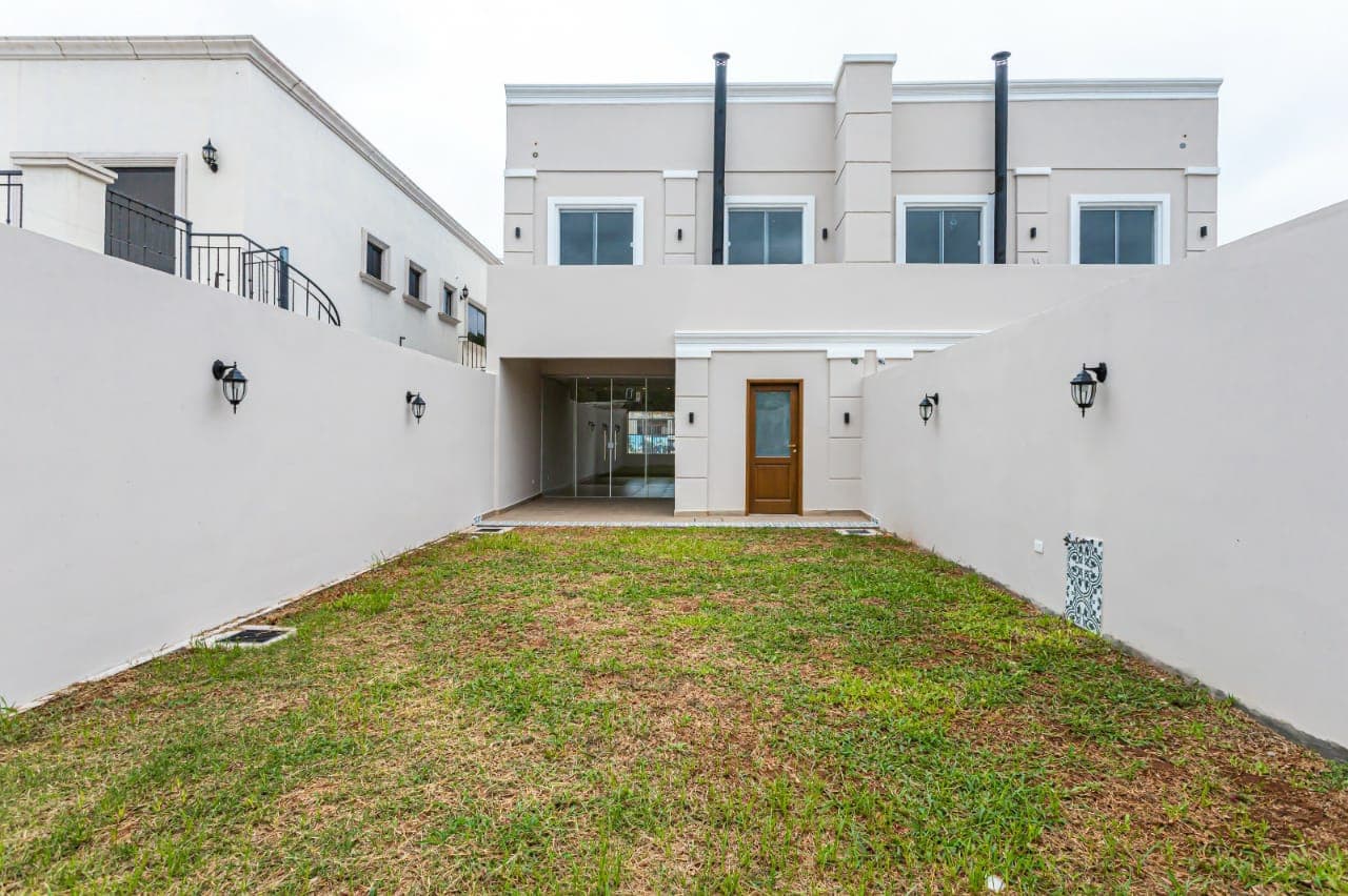 En venta exclusivo dúplex estilo francés a estrenar - quincho con parrila — foto 3