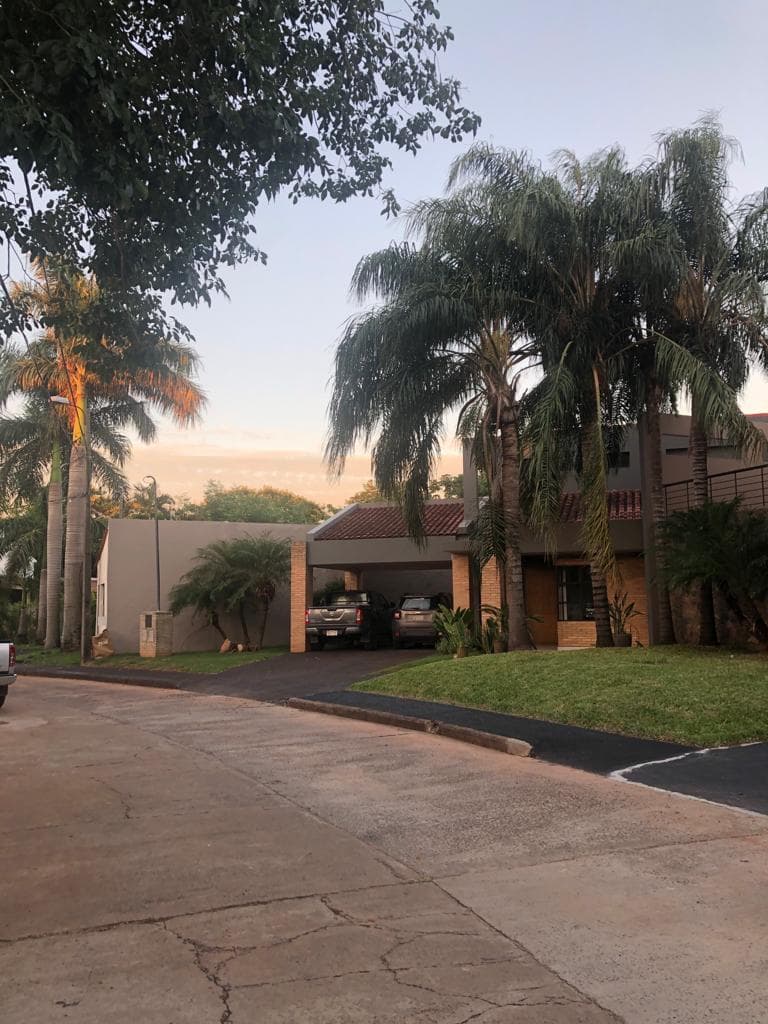 Hermosa residencia en barrio cerrado las piedras, foto 2