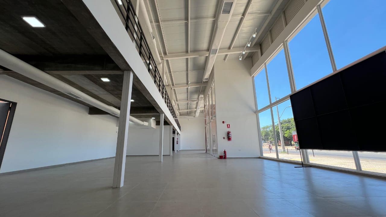 Showroom en doble nivel en la mejor ubicacion de eusebio ayala, foto 5