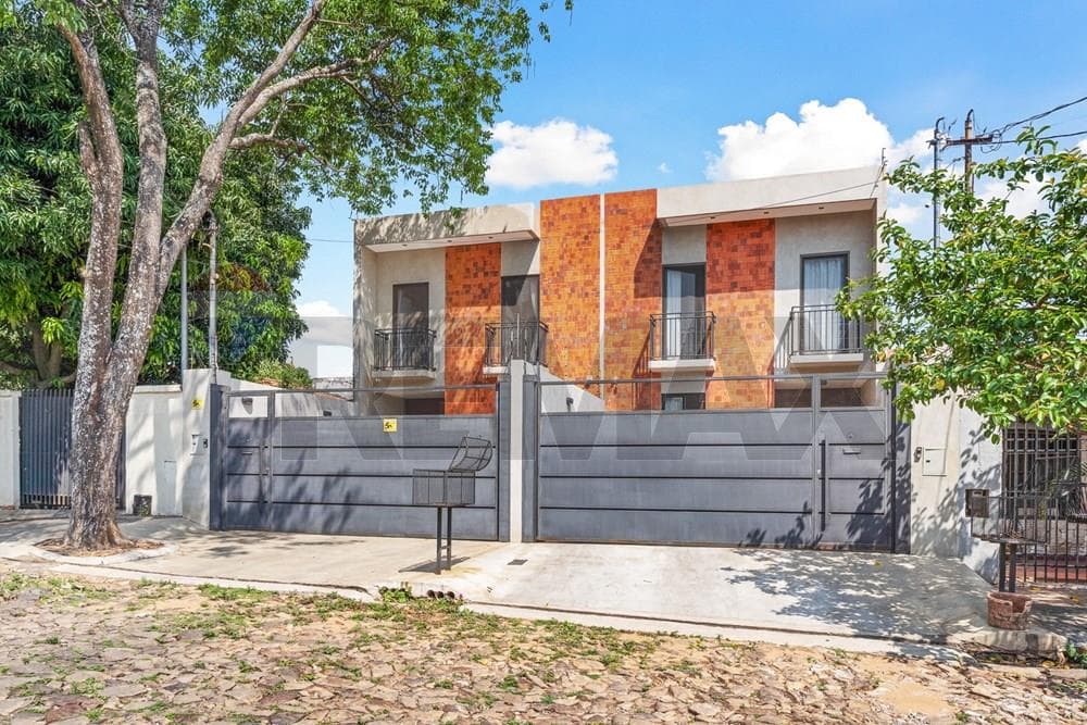 Dúplex moderno en lambare — foto 2