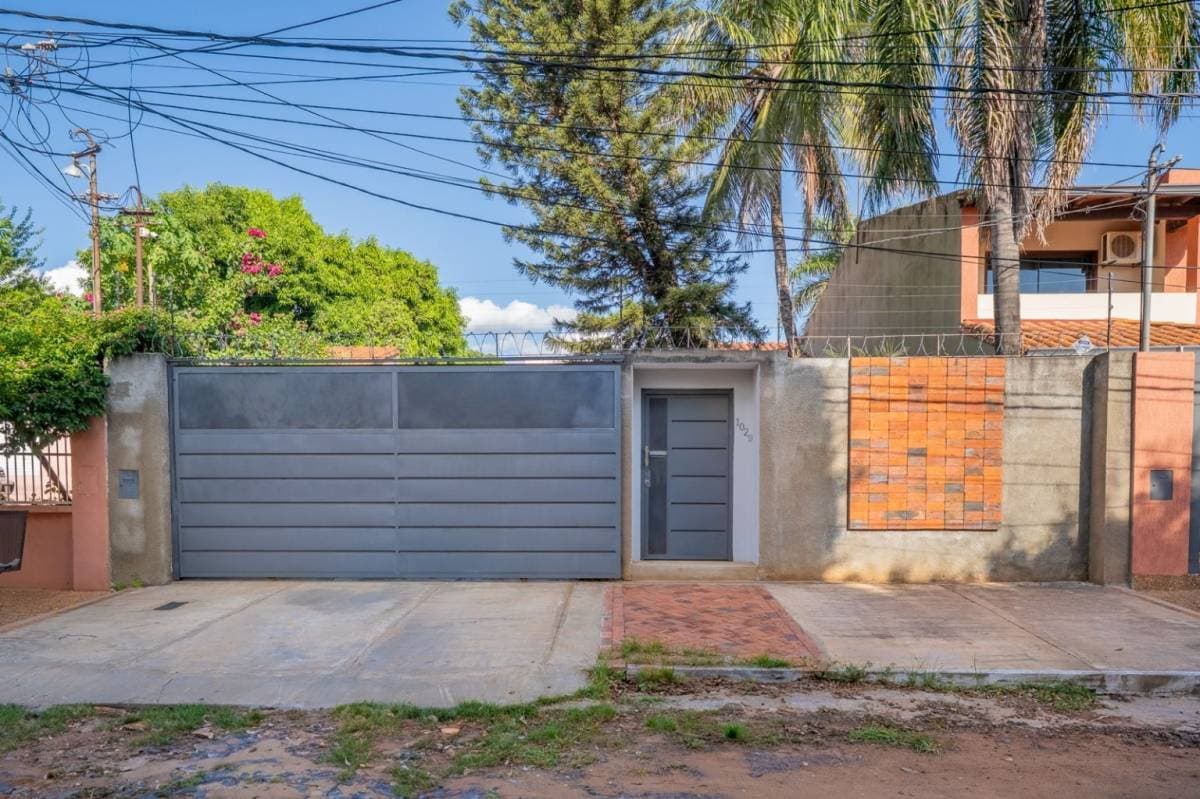 Casa en venta en vista alegre asuncion, foto 1