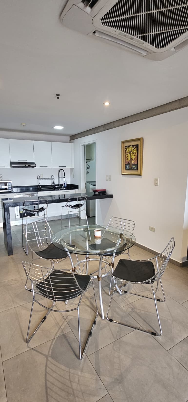 Departamento en Las Mercedes amoblada y equipada zona itaipu binacional — foto 3