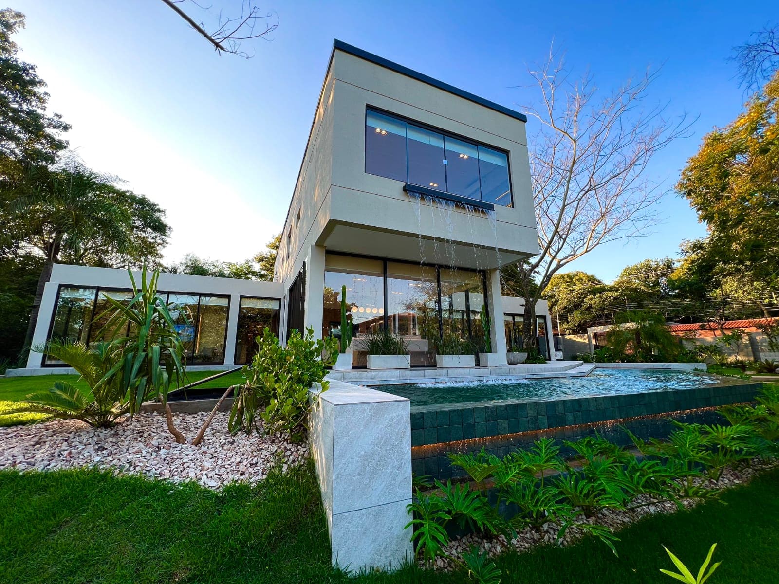 Vendo Hermosa Residencia Minimalista Moderna en San Bernardino-CLHO5007968