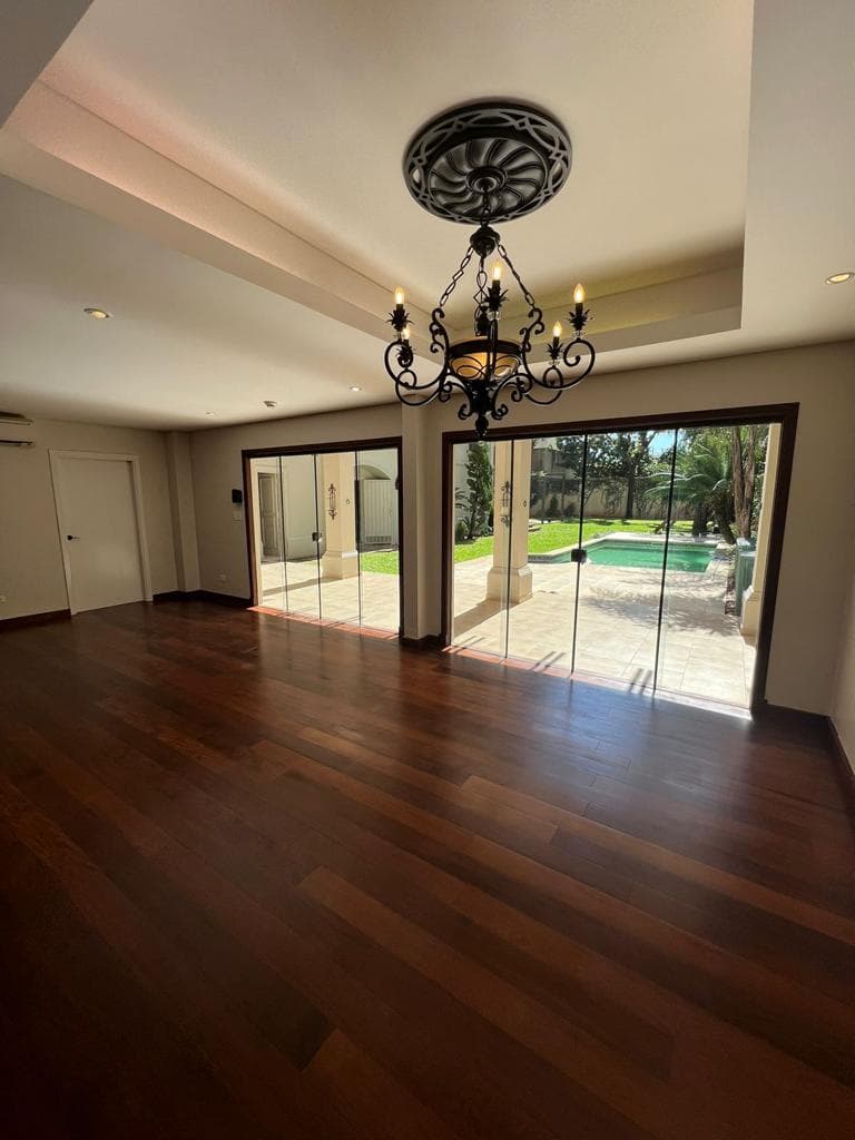 Alquilo hermosa y gran residencia en bo.Las Lomas