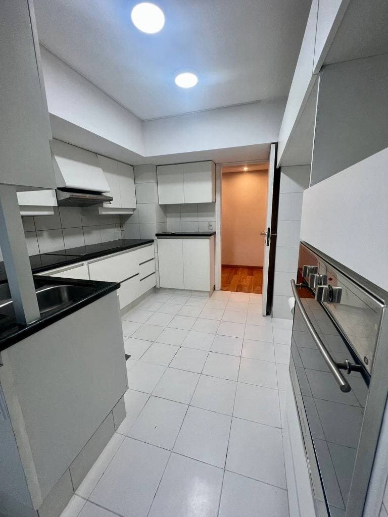 EN ALQUILER – Departamento De Tres Dormitorios En Suite, foto 4
