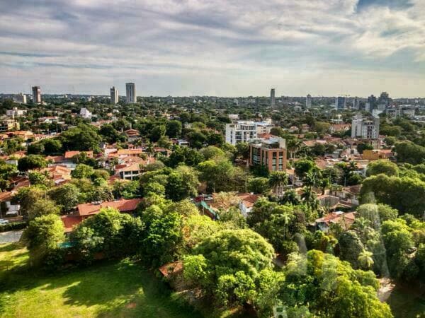En venta oficina de 119 m2 con 3 cocheras en el eje corporativo, asuncion