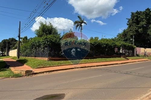 ¡Hermosa casa en venta – Capiatá, sobre asfalto y en esquina!, foto 1