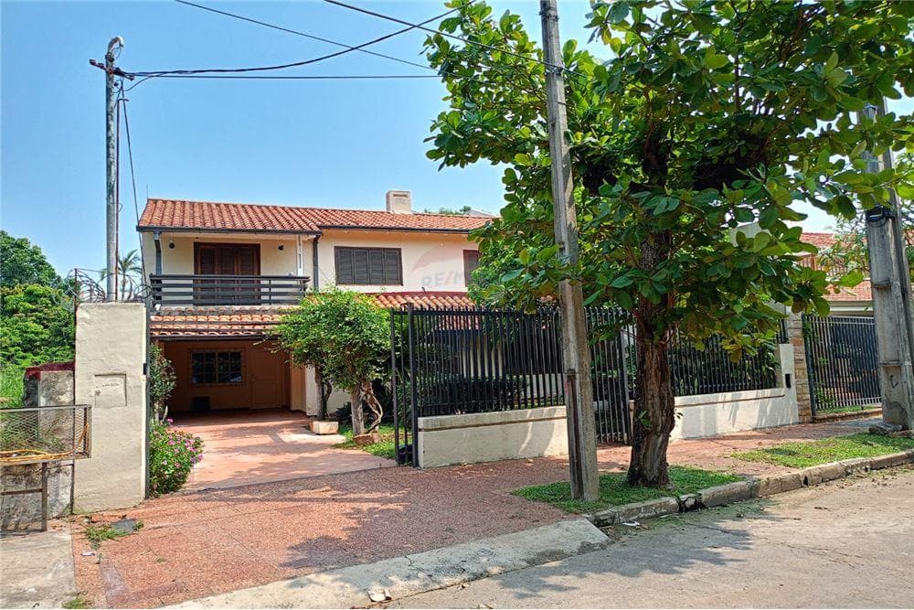 Casa con piscina, foto 1