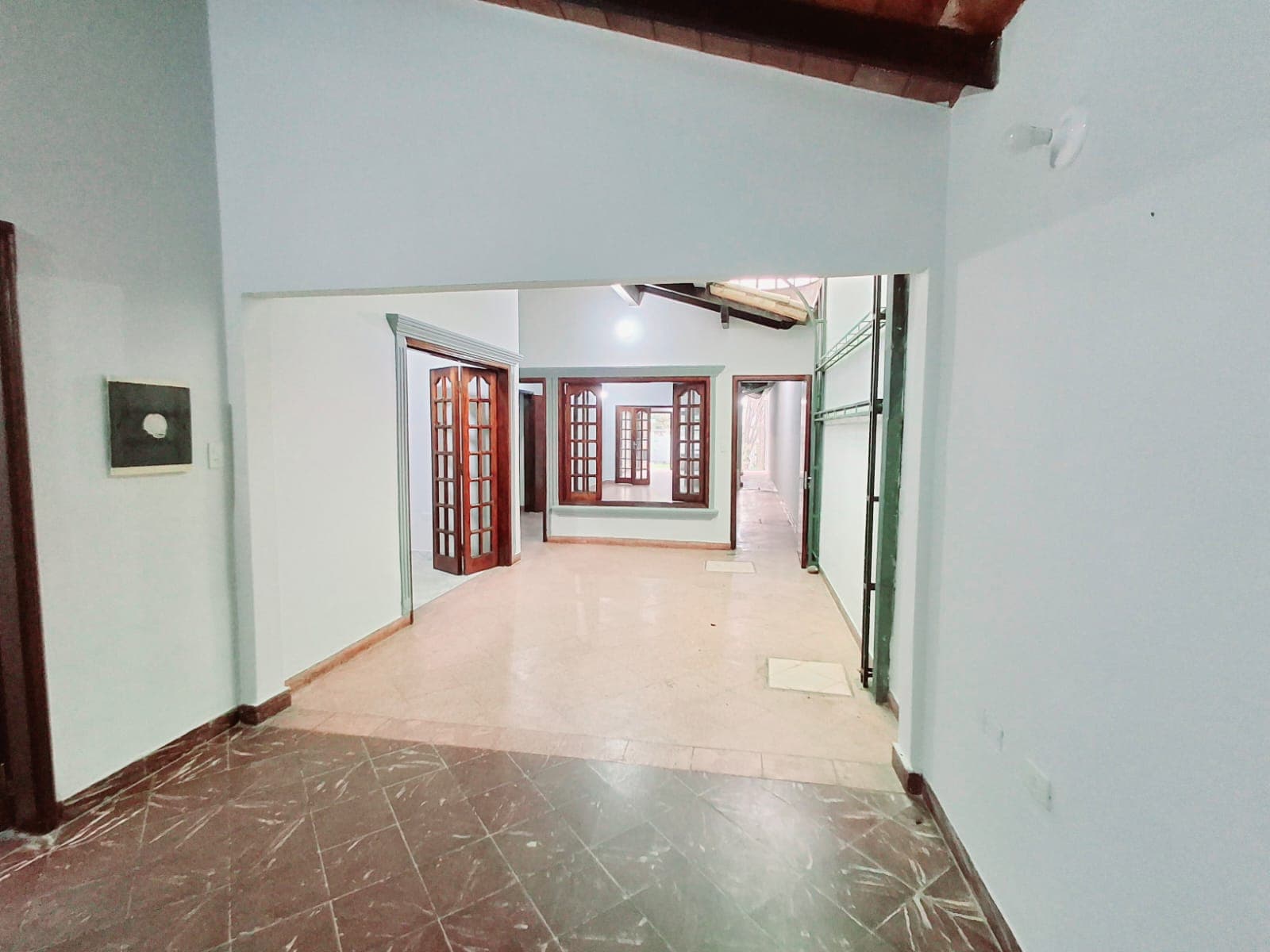 Amplia casa centro de San Lorenzo — foto 5