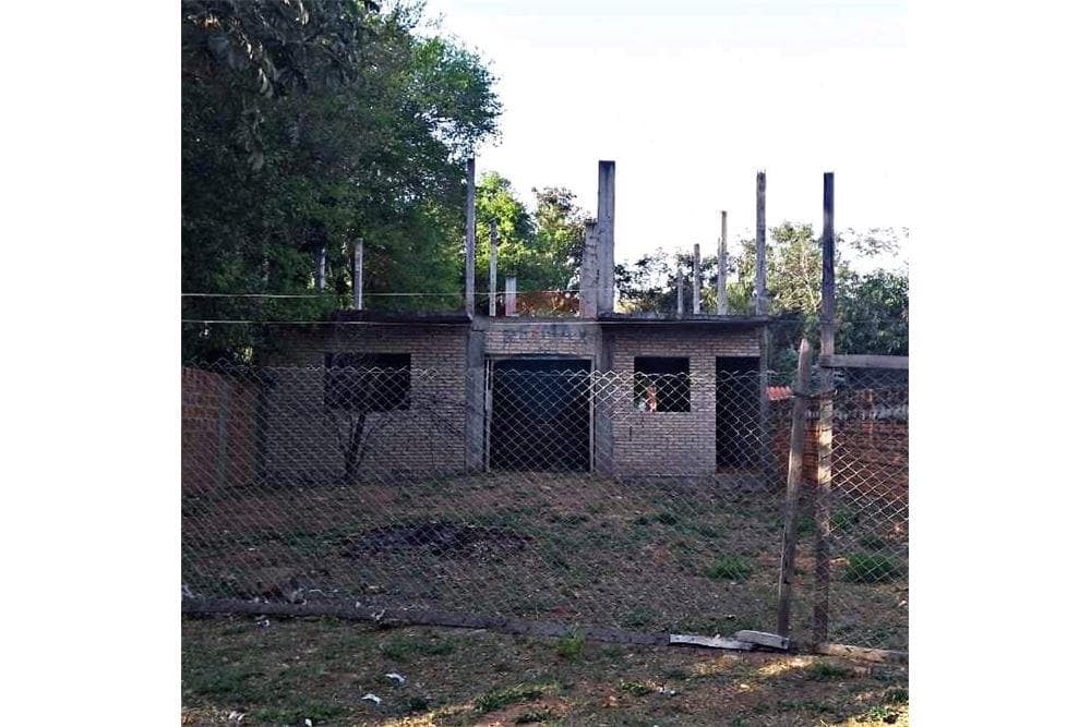 Terreno con construccion a terminar puerto pabla