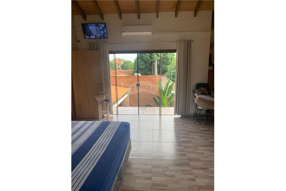 Casa en Fernando de la Mora, foto 2