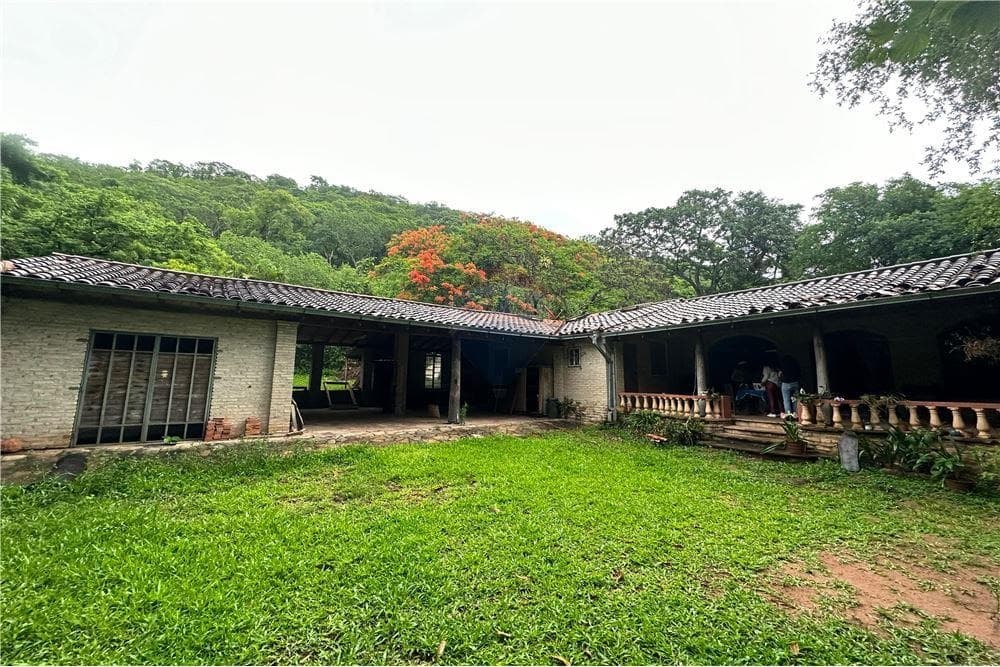 Terreno de media hectarea en aregua — foto 2