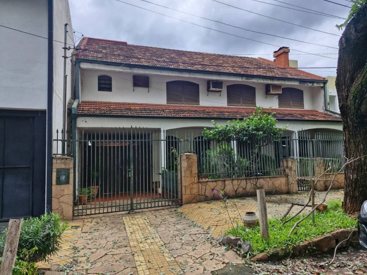 Casa a refaccionar o demoler en Villa Morra, foto 1