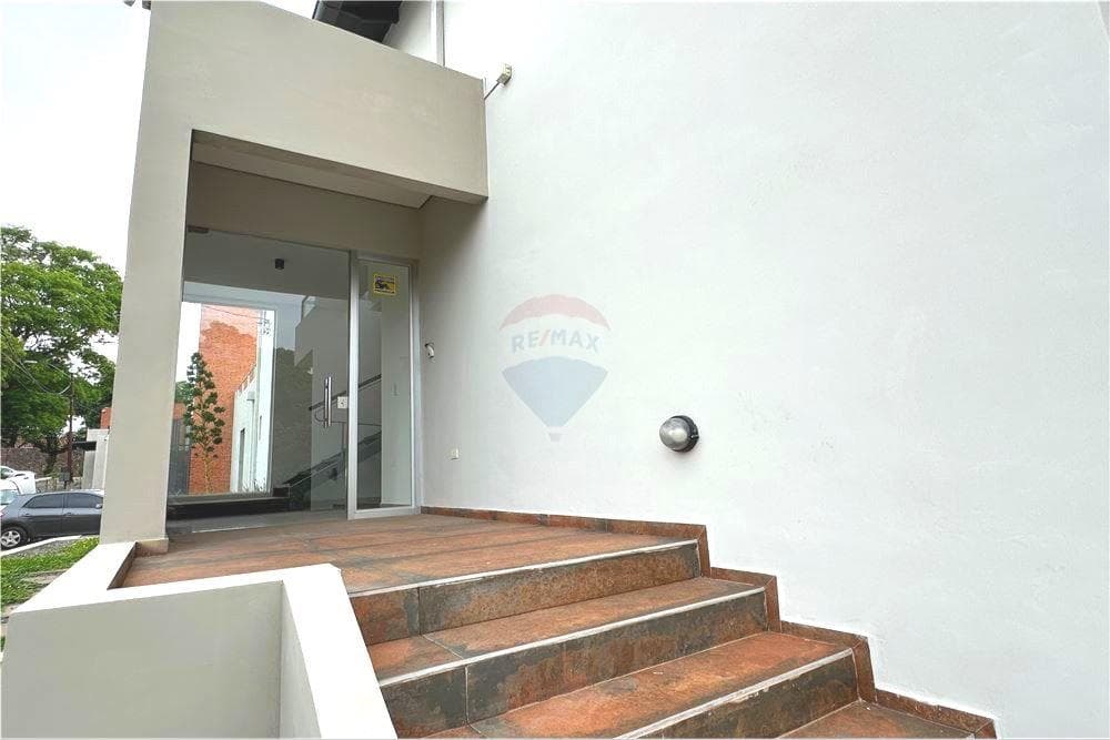 Local comercial en planta alta con entrada independiente en barrio manorá‼️, foto 3