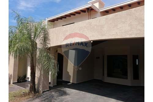 casa de 5 habitaciones en Asunción Bº Salvador del Mundo, foto 2