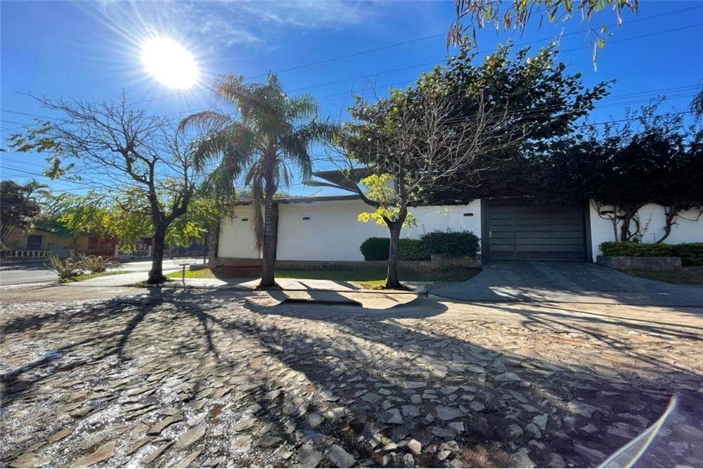 Hermosa Casa En Esquina, foto 2