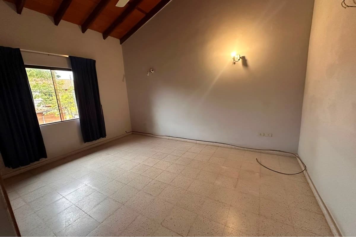 casa en Lambare, barrio Kennedy, foto 3