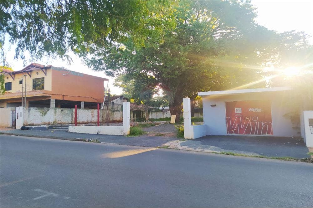 Vendo imponente terreno en Villa Morra