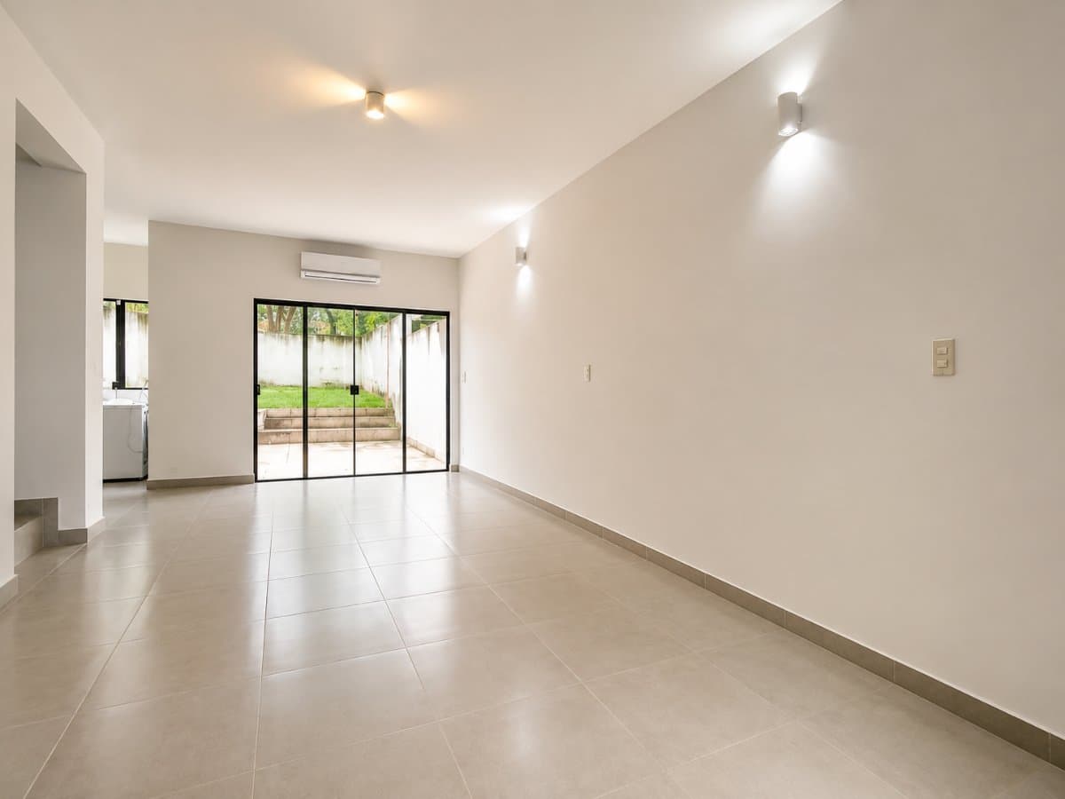 ID 16579 - Alquilo hermoso duplex en Lambaré, foto 3