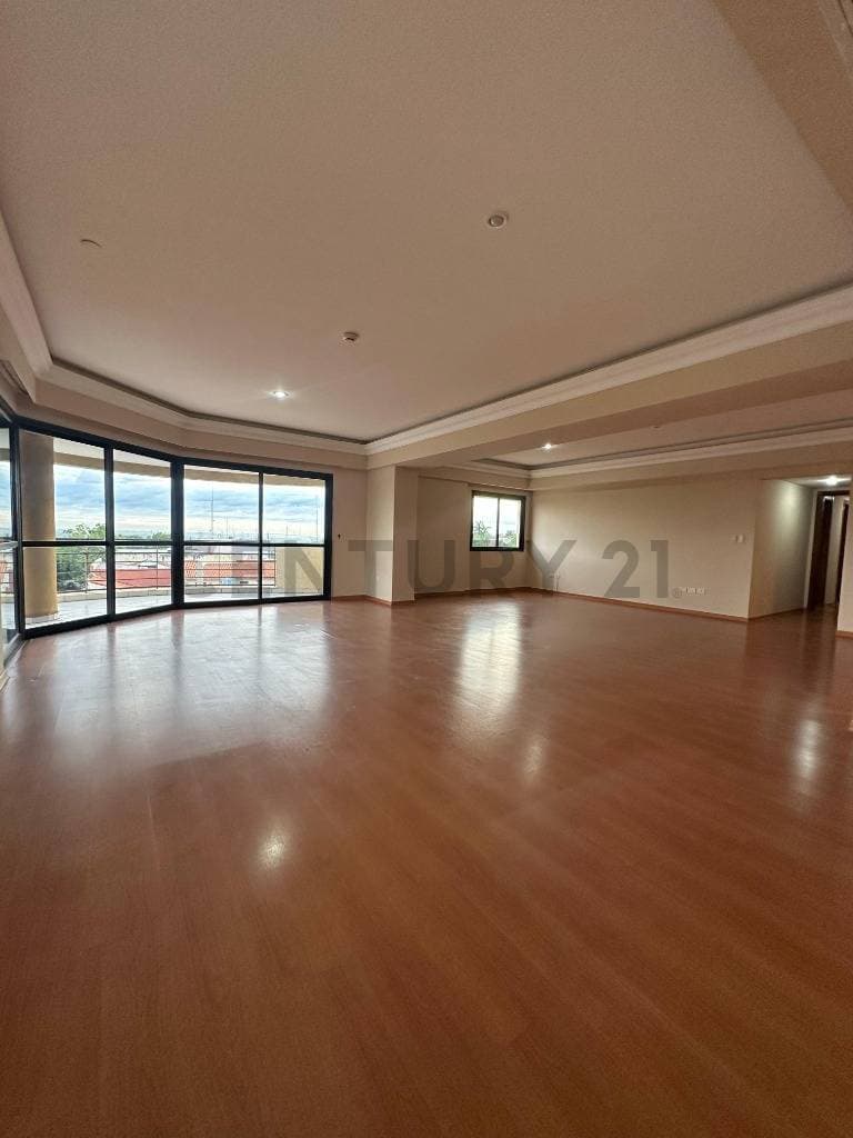 Departamento de 3 Habitaciones con área de servicio en Barrio Las Mercedes — foto 1