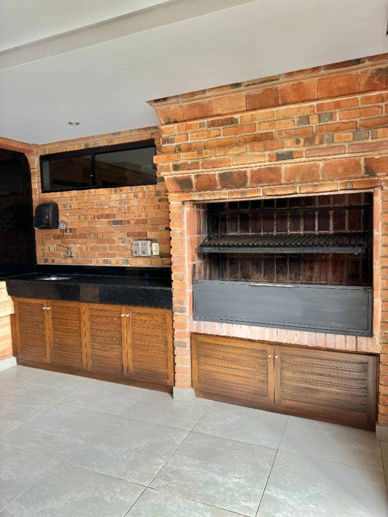 Amplia residenia en alquiler en Las Lomas - id 29751 — foto 5