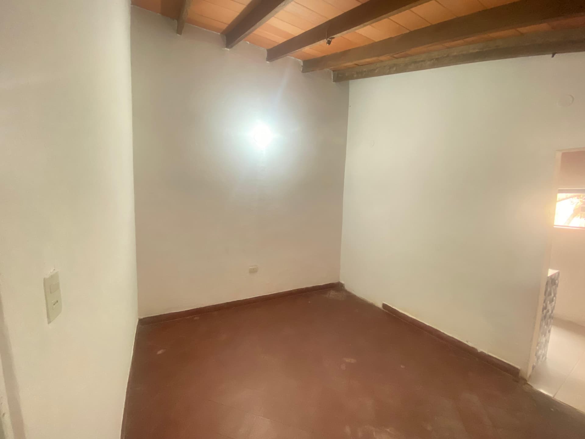 Casa a precio de terreno en Mariano Roque Alonso en oferta, foto 4